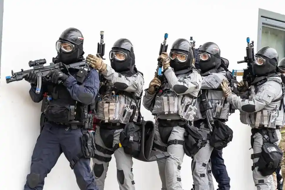 多部门反恐演习.7 月 14 日下午,新加坡警察部队多单位在 - 抖音