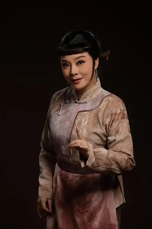 黄涓涓:从小伴随我的角色闪耀出了新的光彩 76白玉兰戏剧奖74