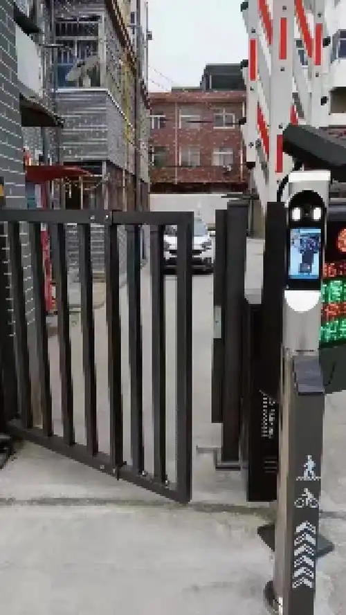 小区人行通道广告门自动开门人脸识别栅栏门电动刷卡门禁系统道闸-度