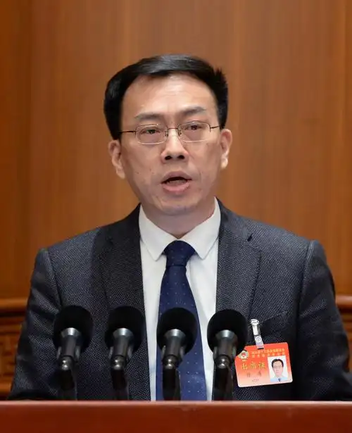 徐涛常委代表无党派人士界的发言:持之以恒加强基础研究 为科技创新