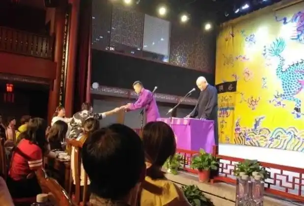 德云社喝杯茶200多引热议 网友:消费不起,就干脆别去_演出_相声_小张