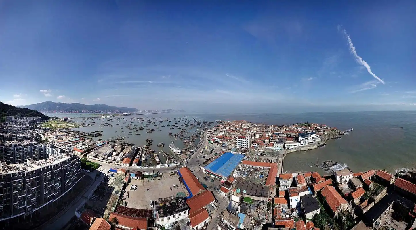 连江定海湾是一个美丽的海湾,位于福建省福州市连江县,距离福州市区约