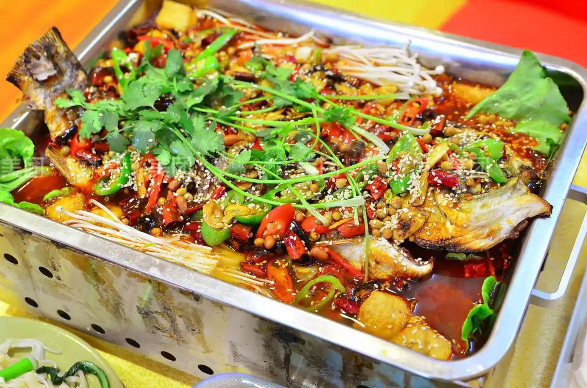 舌尖上的美食诱惑之豆豉烤鱼,口味奇绝,营养丰富的风味小吃!