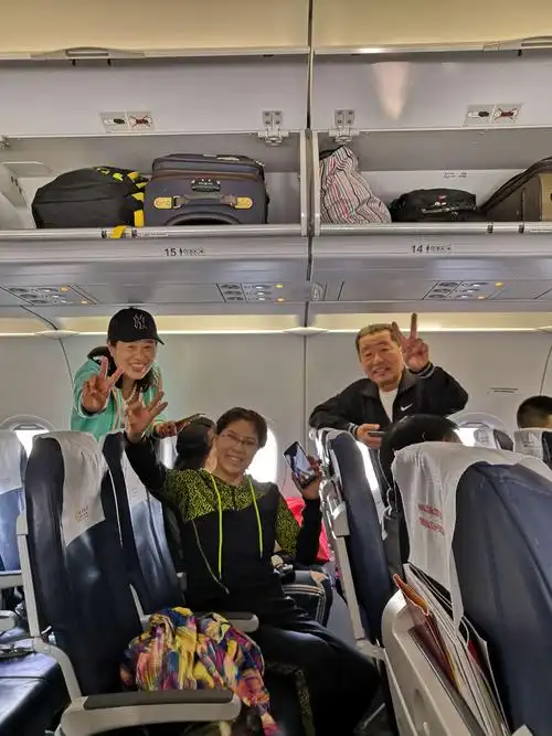 第一次坐飞机真开心