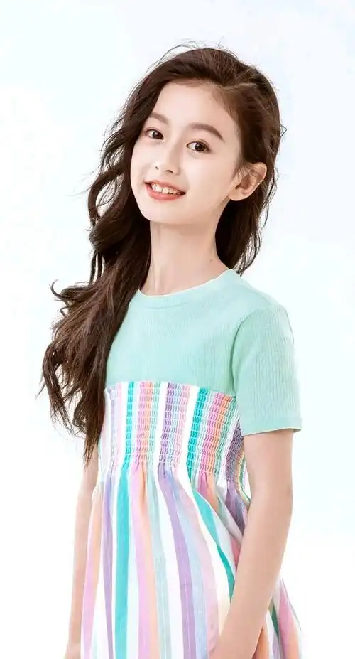 裴佳欣,高颜值可爱的小天使