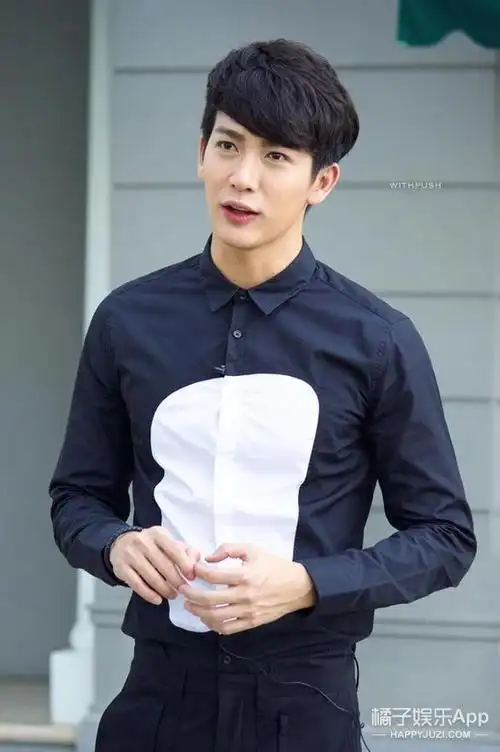 他是帅气的梨涡男神,他就是泰国人气偶像推哥——push!