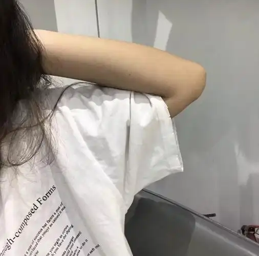 不露脸女生头像/你是我心甘情愿的一场遗憾