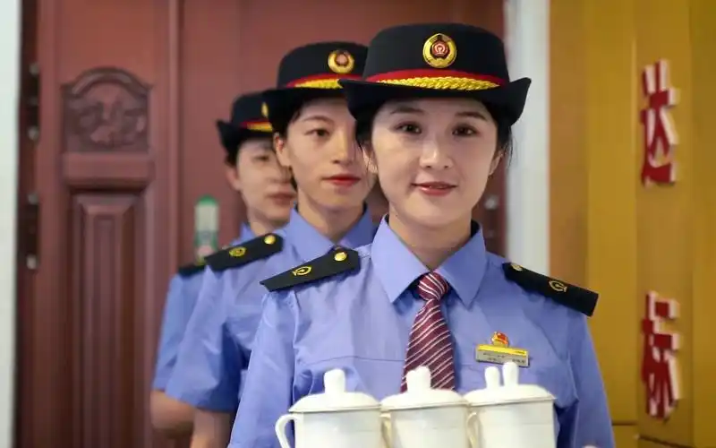 2019式铁路新制服