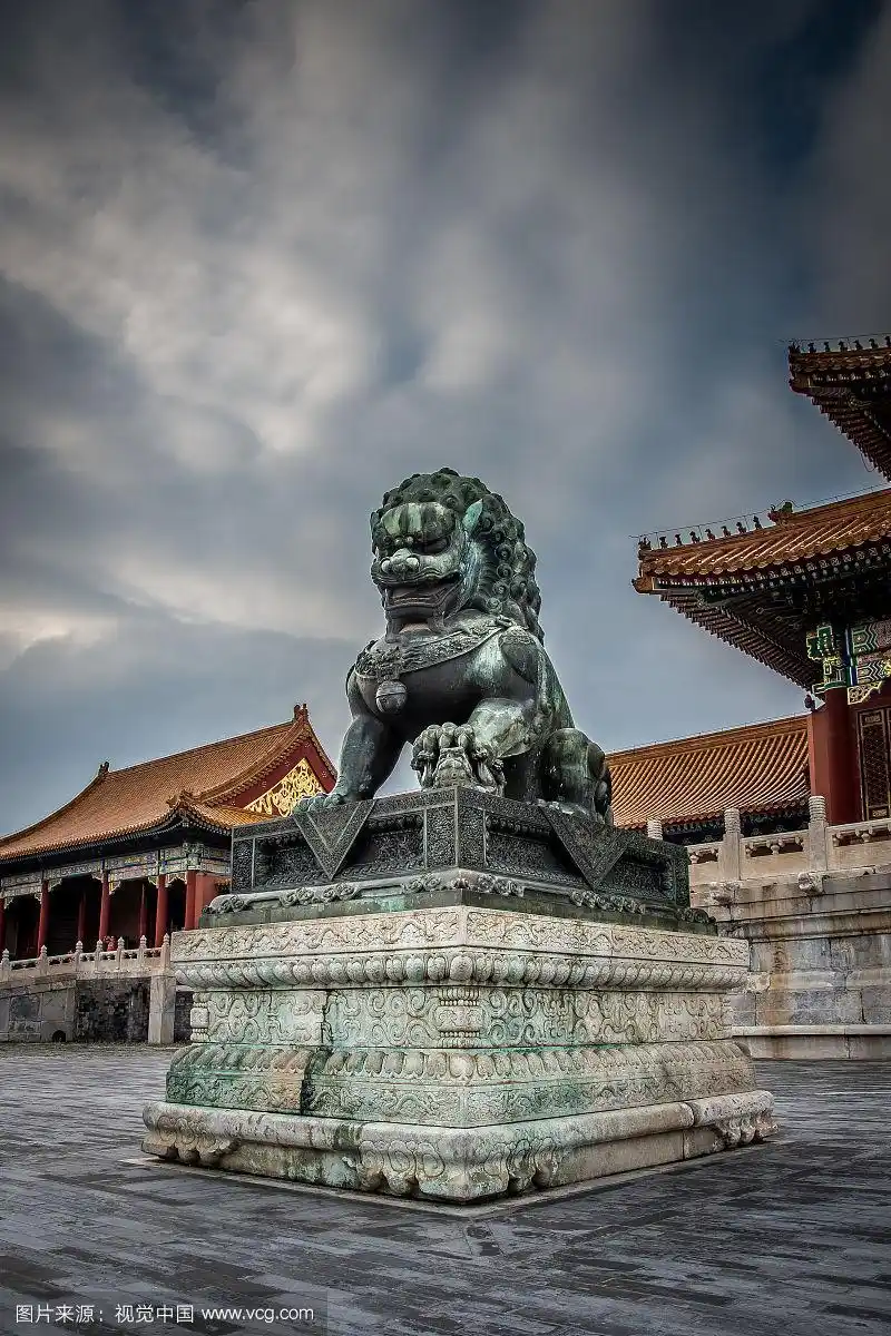 故宫太和门前铜狮子