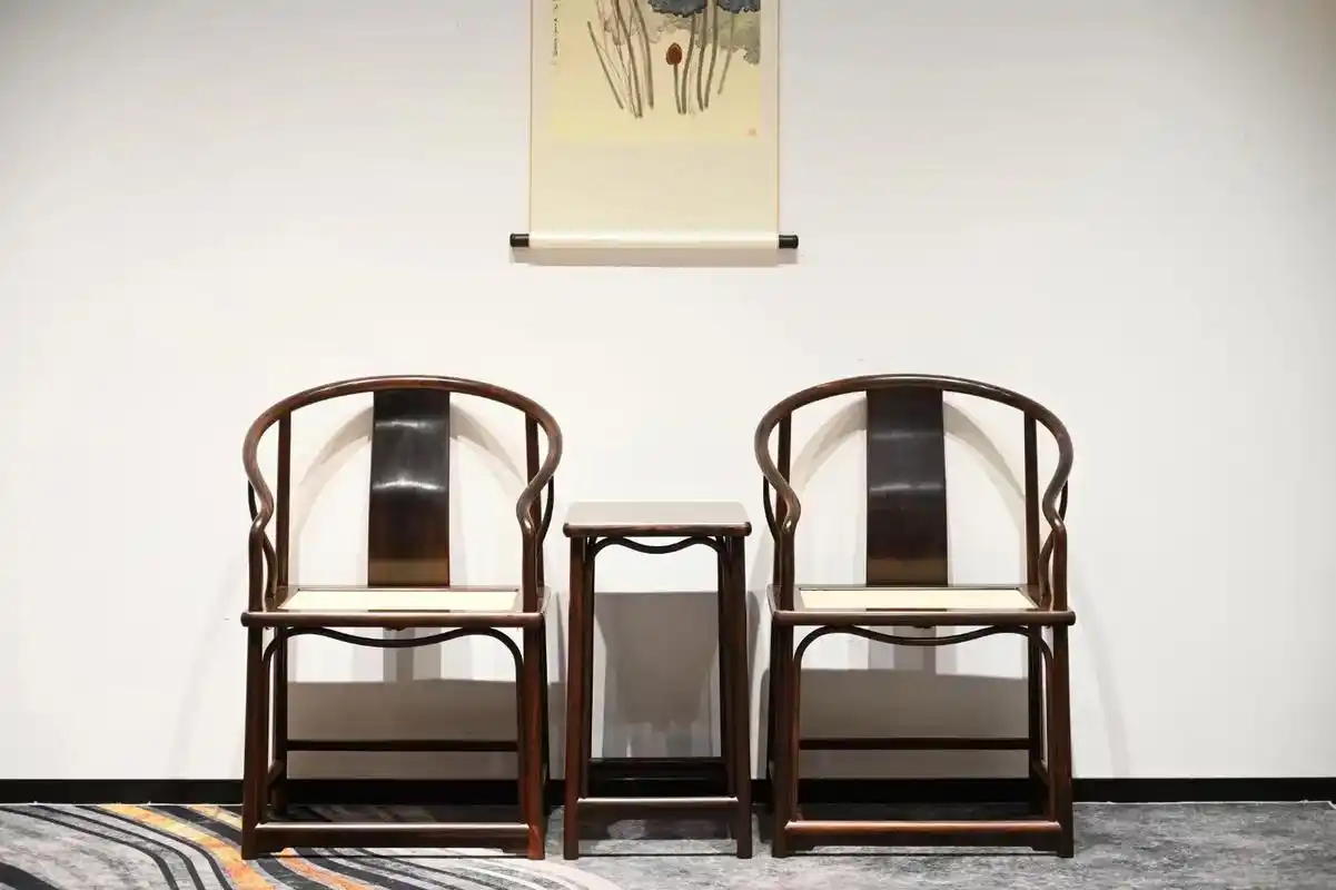 安思远藤条垂手圈椅三件套