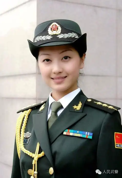 各国女兵靓照大集合 哪个最美?(我喜欢第四个)