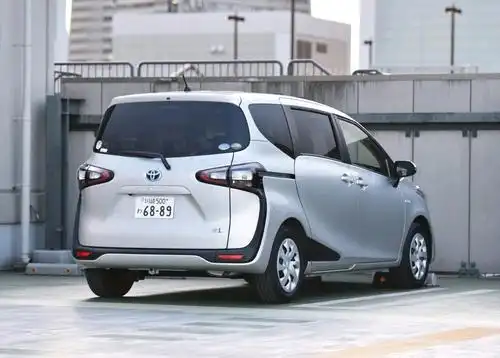 卡罗拉mpv实拍!标配7座,网友:小埃尔法