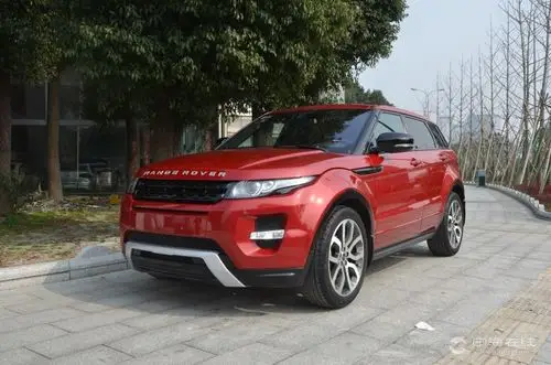 路虎极光耀动版 红色
