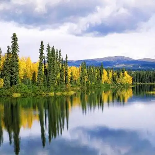 金秋湖光山色好风景_好看的微信头像图片_扣扣居