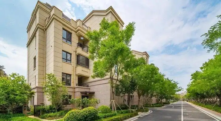 金石滩鲁能琴海园叠拼别墅70年产权现房实用150平