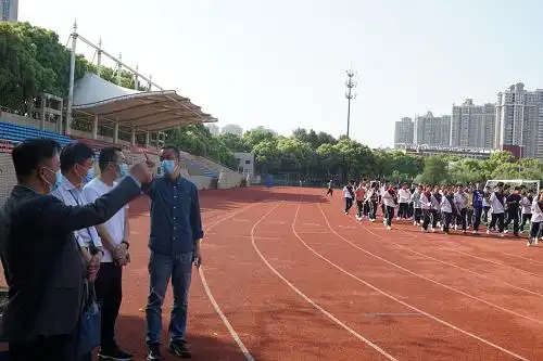 新吴实验中学督导促发展引领筑品质