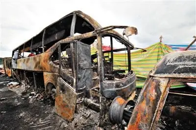 沪昆高速邵怀段"7·19"交通事故中被完全烧毁的大巴车闽by2508.