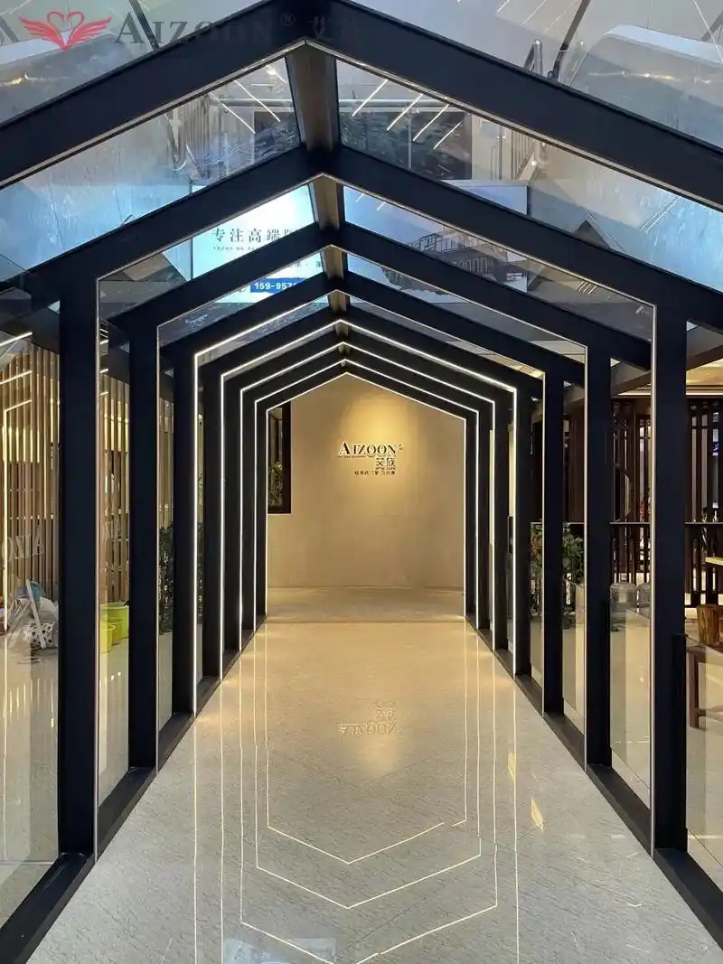 透着阳光和新鲜空气的门窗展厅.