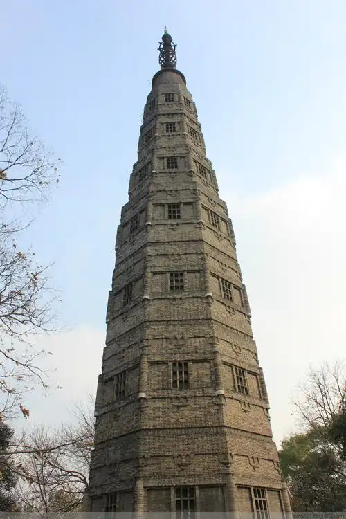 宝石山上看保俶塔 - 小红 - 小红的博客