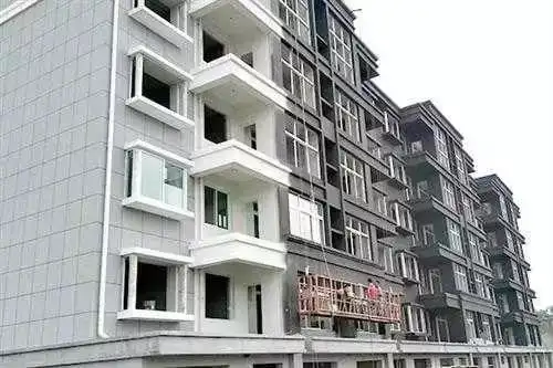 真石漆如何正确使用喷枪喷涂出好的效果-成都纳阳建筑工程有限公司