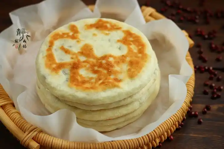 家常烙饼换个做法,松软可口,补血养胃,用凉水和面也不会硬