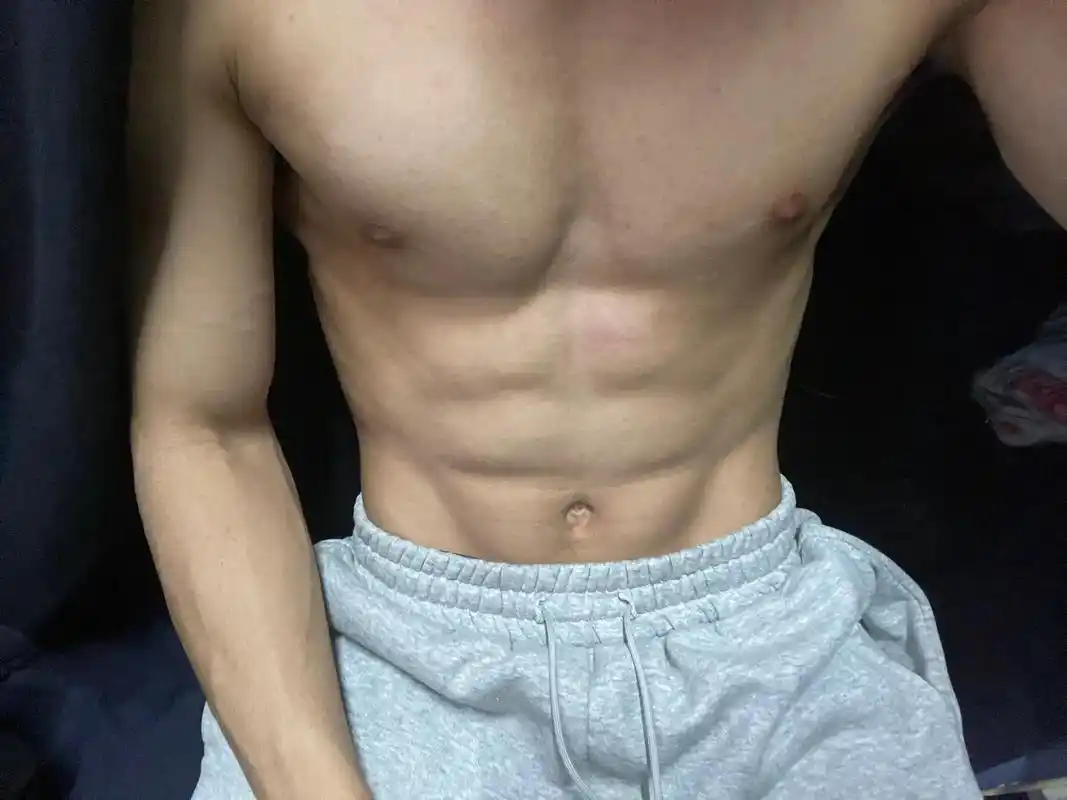 公主请看腹肌#薄肌男孩 #人鱼线 #刷到我你的号算练成了 - 抖音