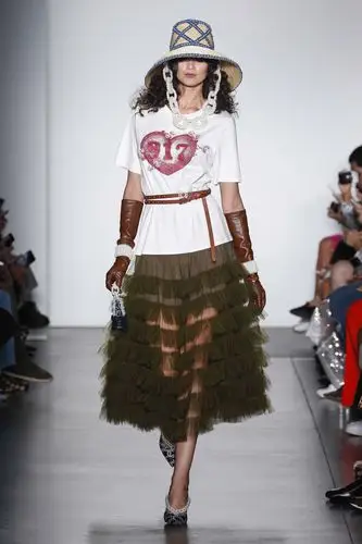 laurence & chico 于纽约时装周发布最新 2020 春夏系列