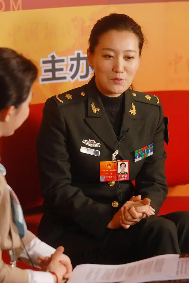 近日,针对军事专家李莉的指责在网络上不断发酵.