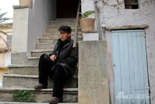 《温州一家人》靳东颓废造型曝光(图)