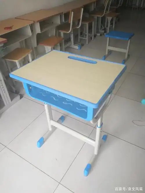 泉文风采:学生课桌椅的桌面选择该注意哪些问题