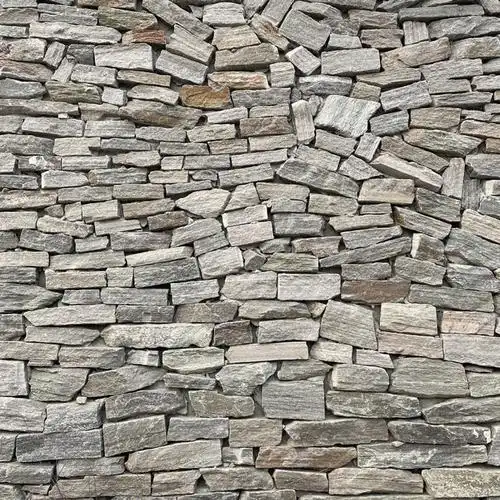 源头不规则浆砌片石挡土墙 块石毛石板岩碎拼砌墙石色彩丰富