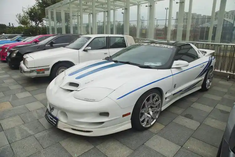 庞蒂亚克火鸟大排自吸的精神图腾