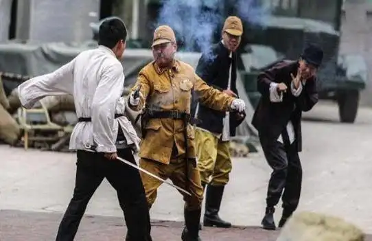 他是"鬼子专业户",4年演了上千次太君,日本人都向他请教演技