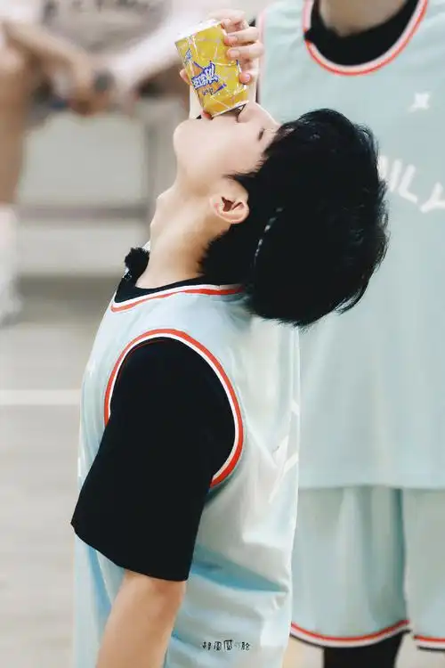 一些反差感 (这个喉结真的不能.