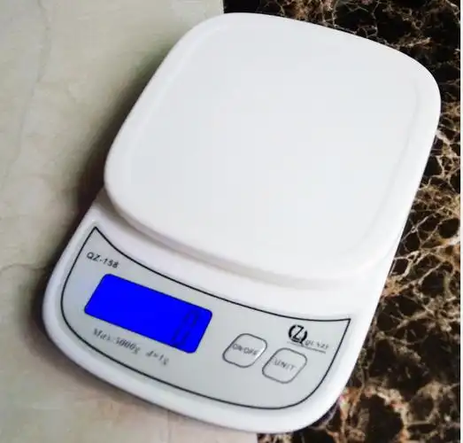 家用厨房秤电子称烘焙食物称精准克秤5kg/1g塑料电子秤