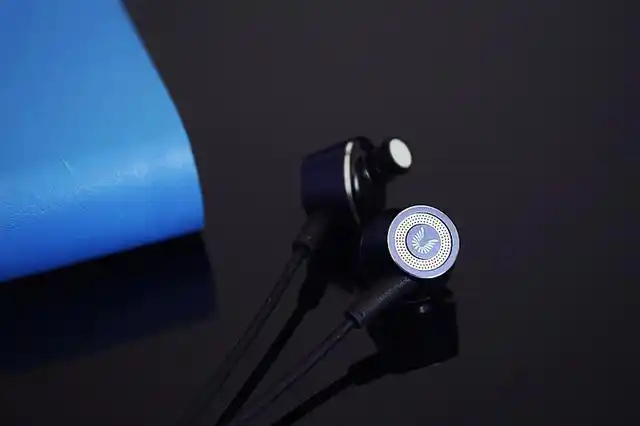 小巧精致的大众情人——uiisii hi-820耳机体验评 - 好物清单