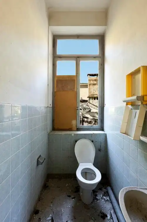 旧马桶,被遗弃的房子,老厕所