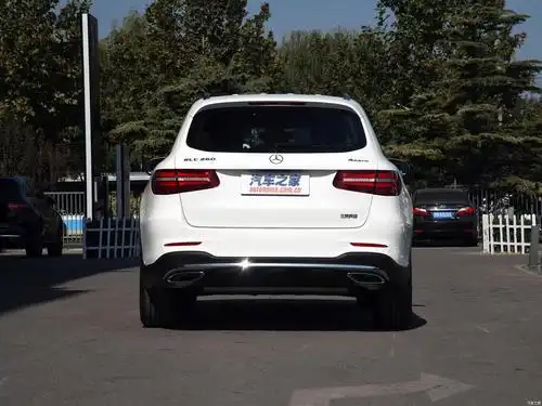 价格方面,奔驰glc260动感型,官方指导价39.28万,优惠幅度在2.