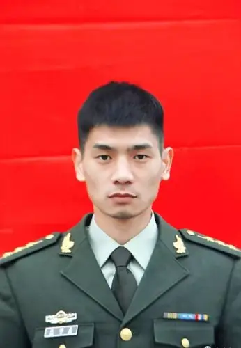 舟山镇新楼村人;胡春明 陆军63993部队少校军官,唐先镇岩洞口村人;周