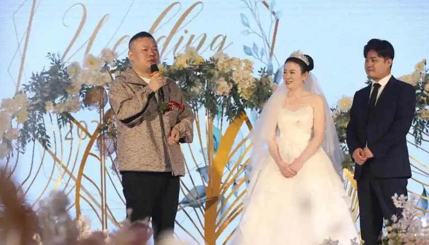 不过,有了岳云鹏和栾云平的到来,这一次的婚礼也特别的有关注度,两人