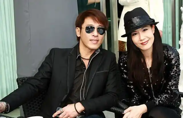 吕颂贤和老婆照片