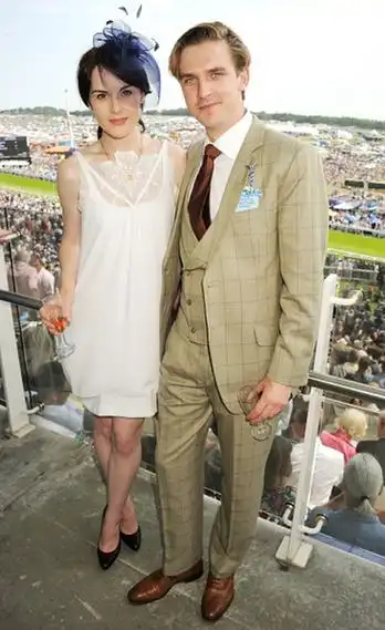 /i> /b>)是由英国itv电视台出品的时代迷你剧,由布莱恩·珀西瓦尔