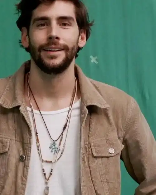 我马上去看这部电影《魔法满屋》,因为我支持 09lvaro soler 的全部