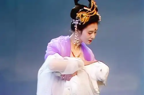 《西游记》里王母娘娘是玉皇大帝的老婆吗?蟠桃会上给出了答案