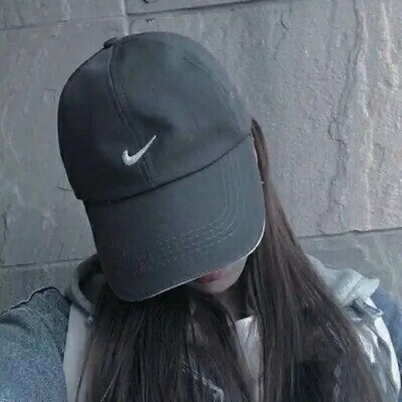 戴帽子的女生头像 戴帽子的女生头像