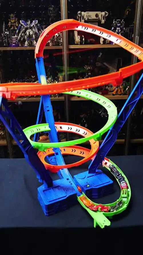 火辣轮子电动赛道?商场捡漏玩具,碰撞起来很刺激! 风火轮 玩具 新奇