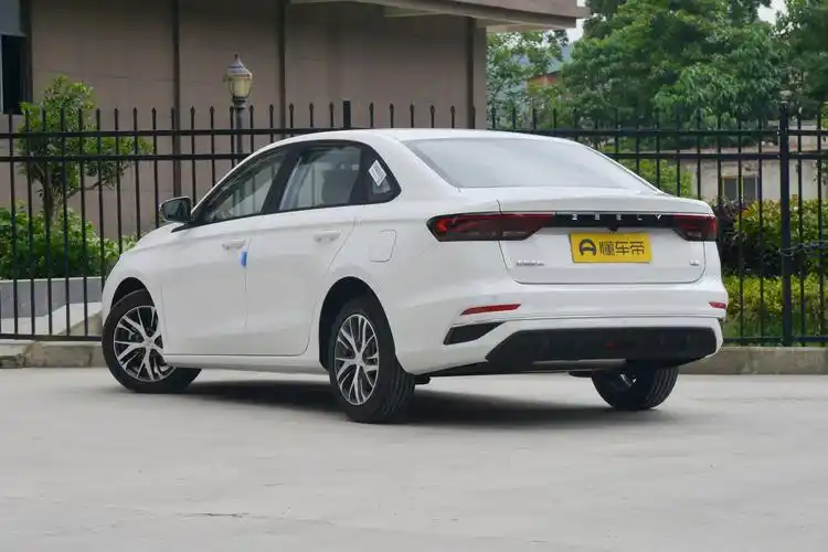 吉利帝豪suv买哪个版本吉利帝豪2021年新款suv