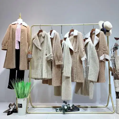 江南布衣 颗粒绒皮草羊绒大衣外套 品牌折扣女装批发厂家货源走份