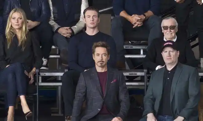 今日壁纸漫威十周年合影万级像素版