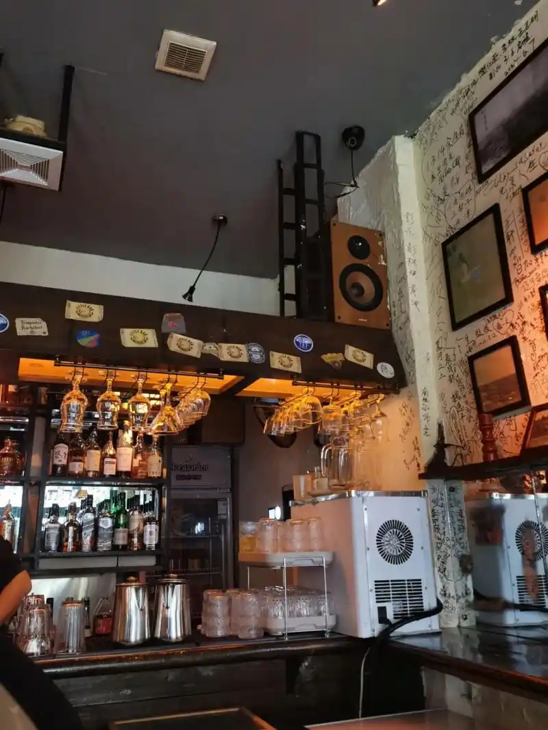 探店|成都玉林路小酒馆 上周末去的,一首赵雷的成都,带火了几年的店.